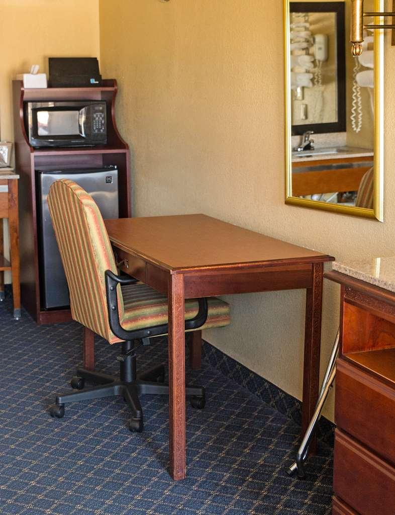 Americas Best Value Inn - Monroeville Room photo