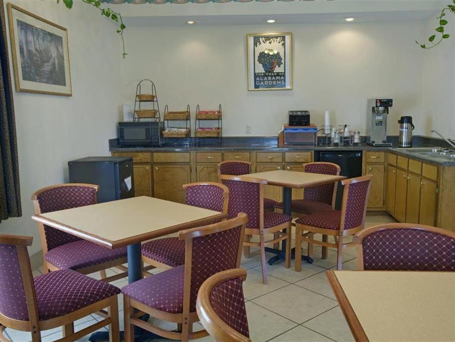 Americas Best Value Inn - Monroeville Exterior photo
